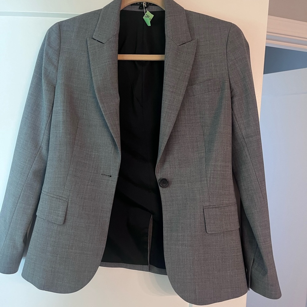 Theory Gray Blazer with Structured Shoulders and Notched Lapels